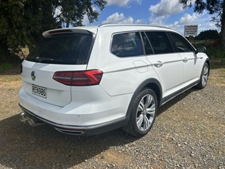 2016 Volkswagen Passat - Thumbnail