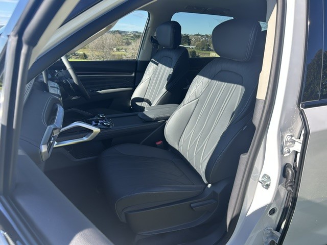 2025 LDV D90