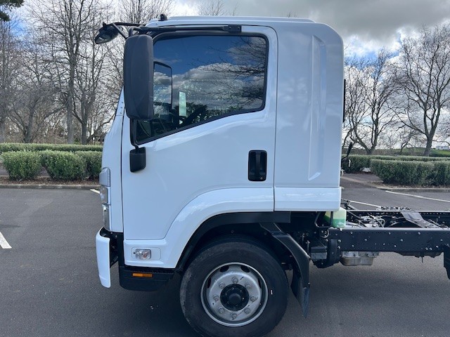 2023 Isuzu FORWARD