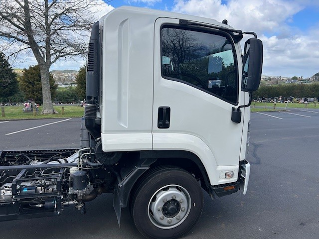 2023 Isuzu FORWARD