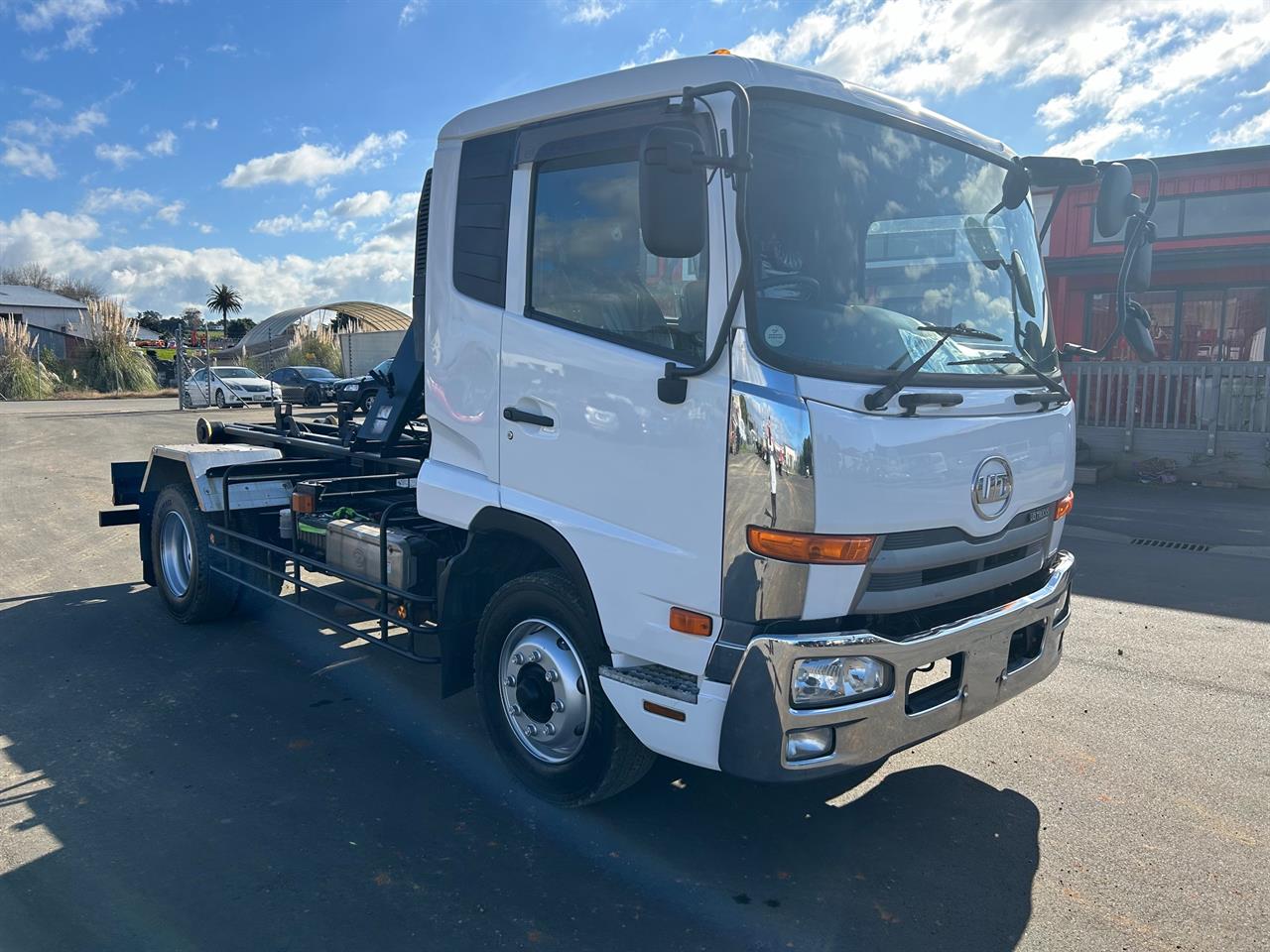 2014 Nissan UD Hookloader