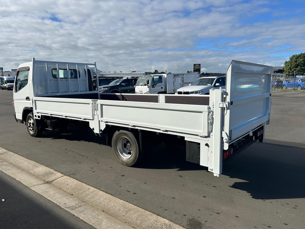 2013 Mitsubishi Canter