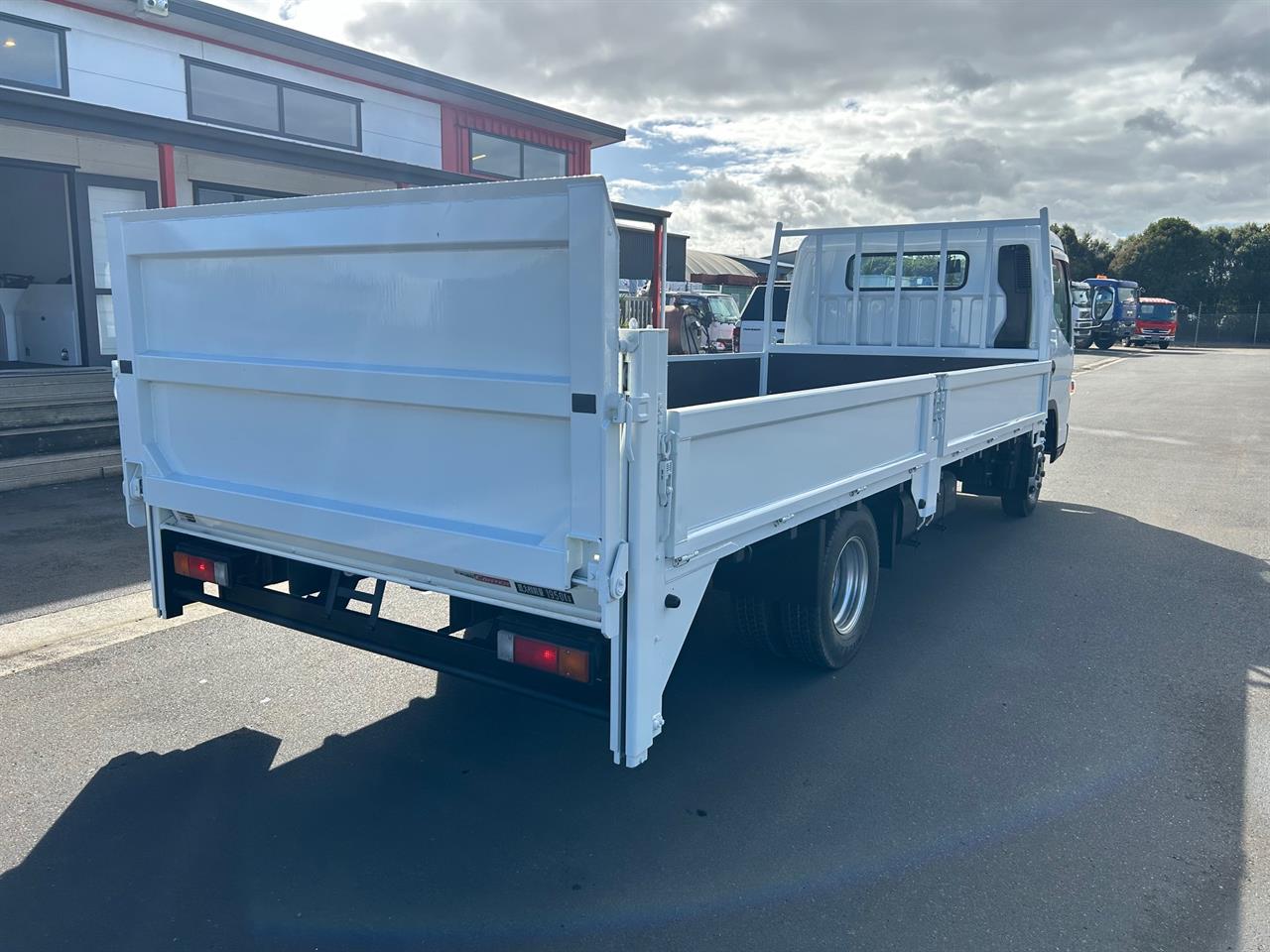 2013 Mitsubishi Canter