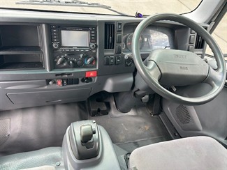 2012 Isuzu Elf - Thumbnail