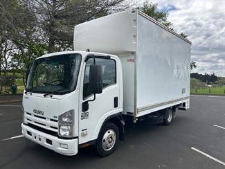 2012 Isuzu Elf - Thumbnail