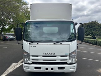 2012 Isuzu Elf - Thumbnail