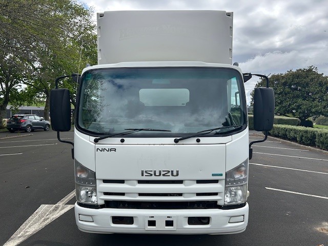 2012 Isuzu Elf