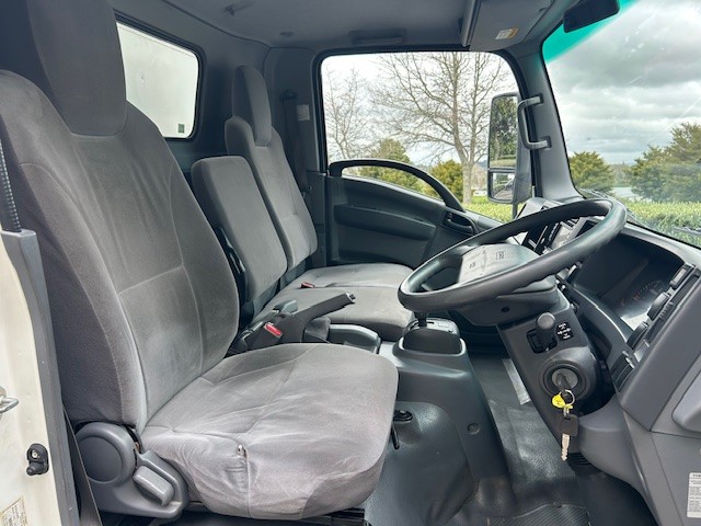 2012 Isuzu Elf