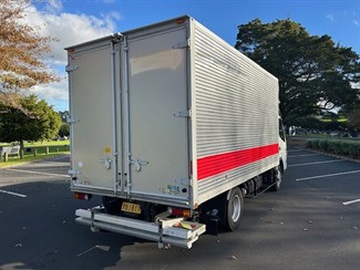 2020 Mitsubishi Canter - Thumbnail