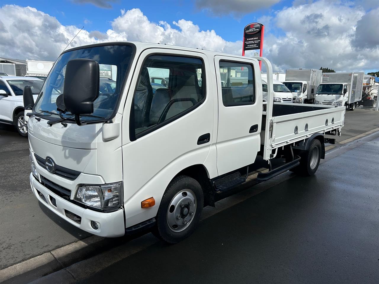 2017 Hino DUTRO