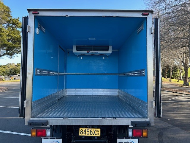 2023 Isuzu Elf