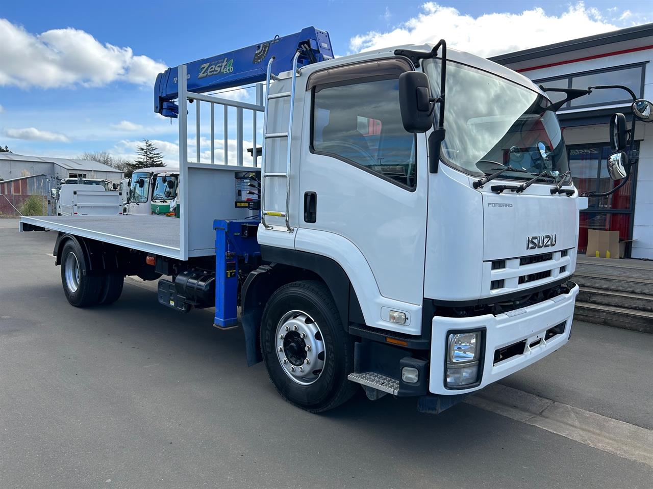 2013 Isuzu FRR 500 Crane