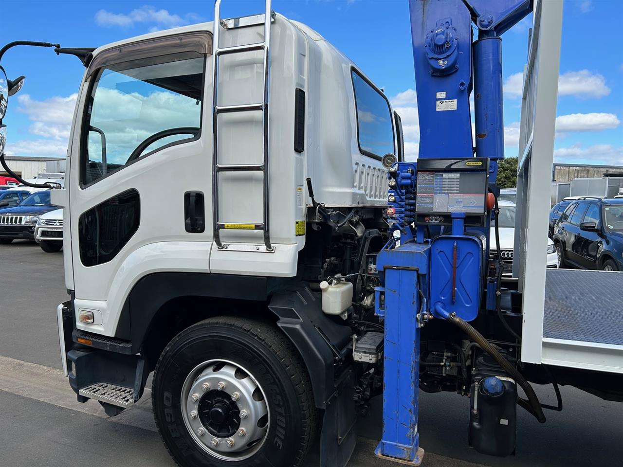 2013 Isuzu FRR 500 Crane