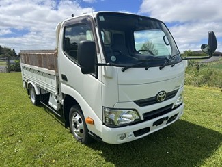 2017 Toyota Dyna - Thumbnail