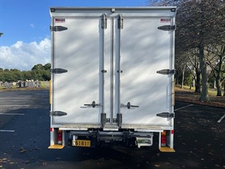 2022 Mitsubishi Canter - Thumbnail