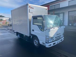 2018 Isuzu Elf - Thumbnail