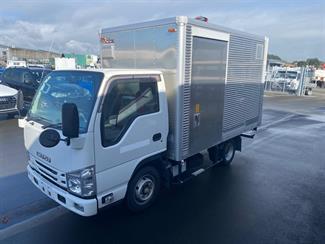 2018 Isuzu Elf - Thumbnail