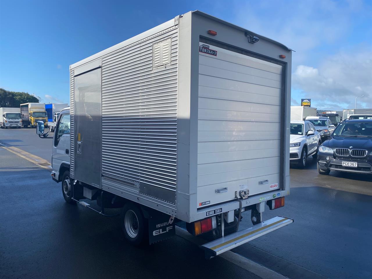 2018 Isuzu Elf