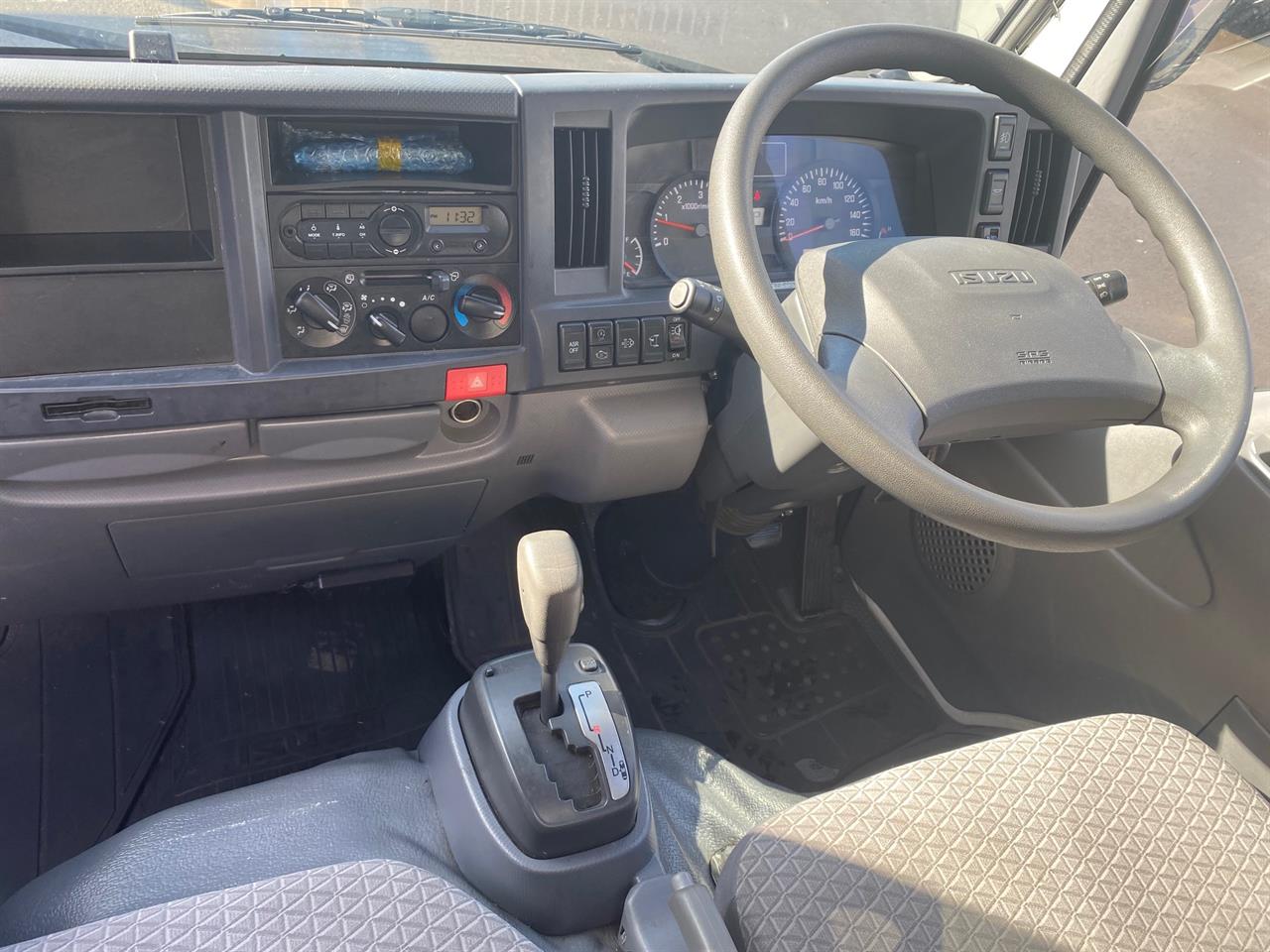 2018 Isuzu Elf