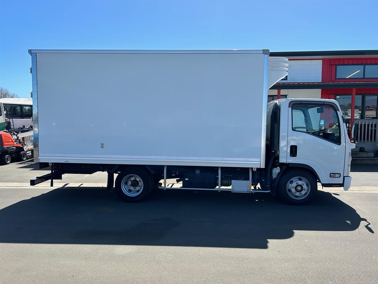 2018 Isuzu Elf Freezer