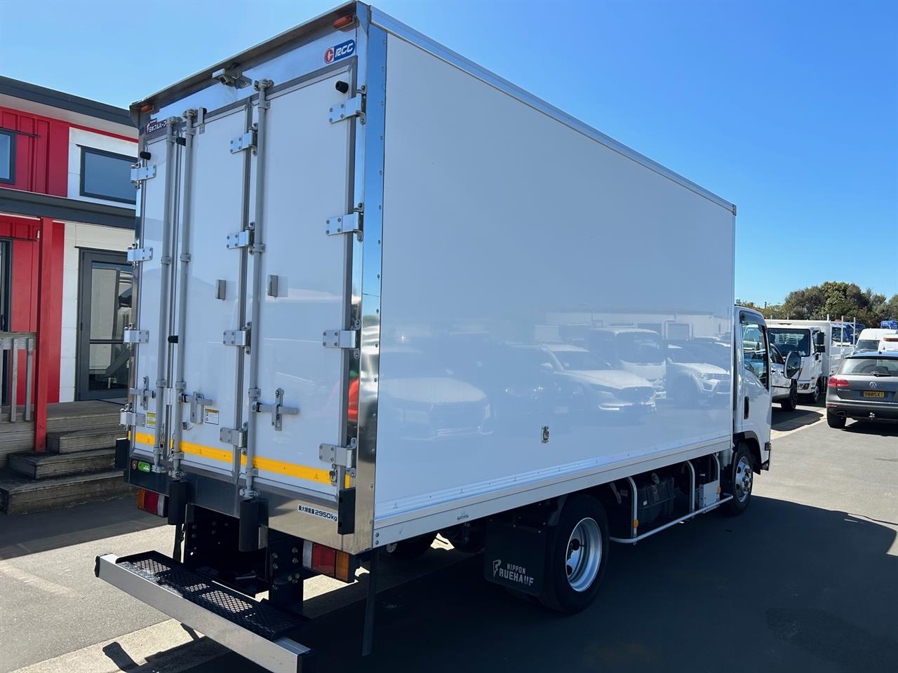 2018 Isuzu Elf Freezer