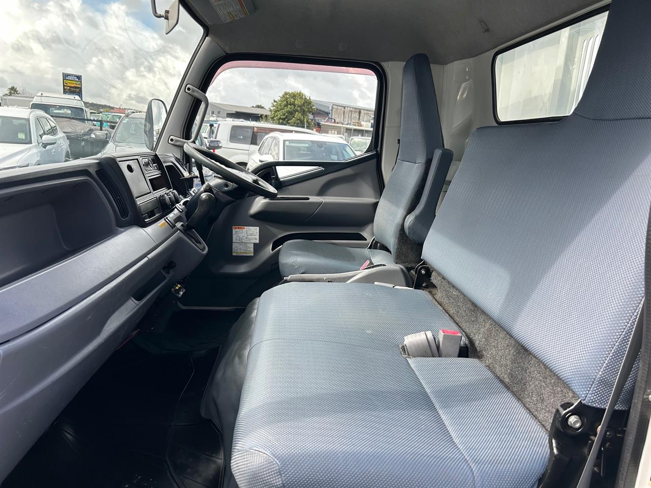 2015 Mitsubishi Canter 4165kg