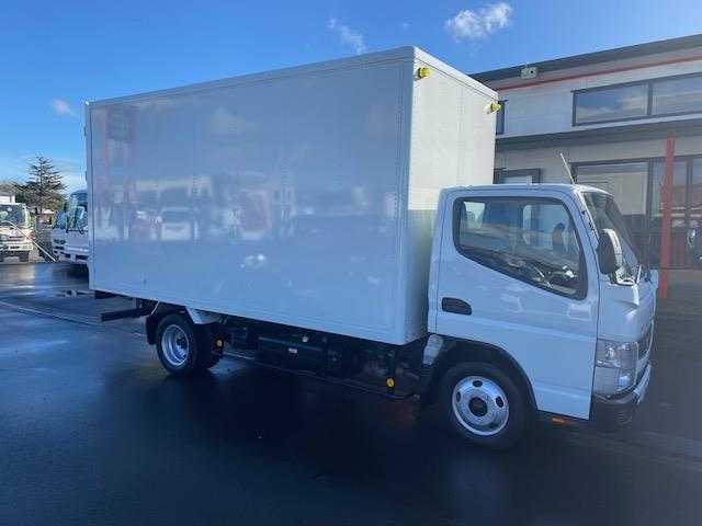 2013 Mitsubishi Canter