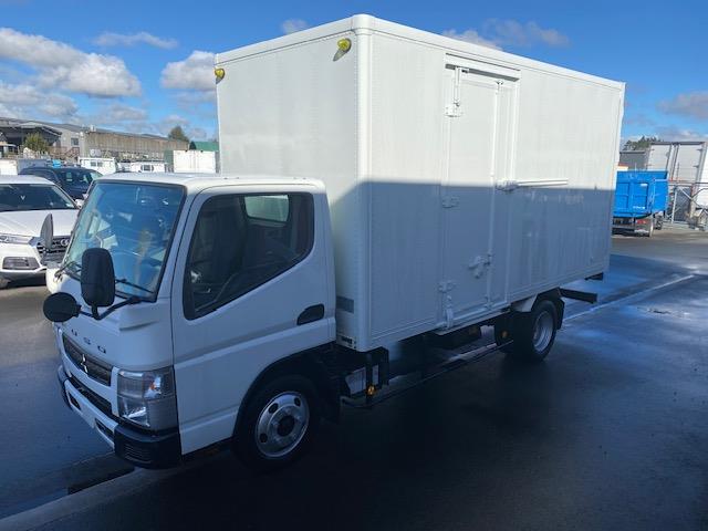 2013 Mitsubishi Canter