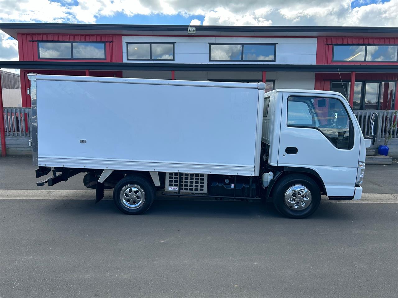 2007 Isuzu Elf Freezer