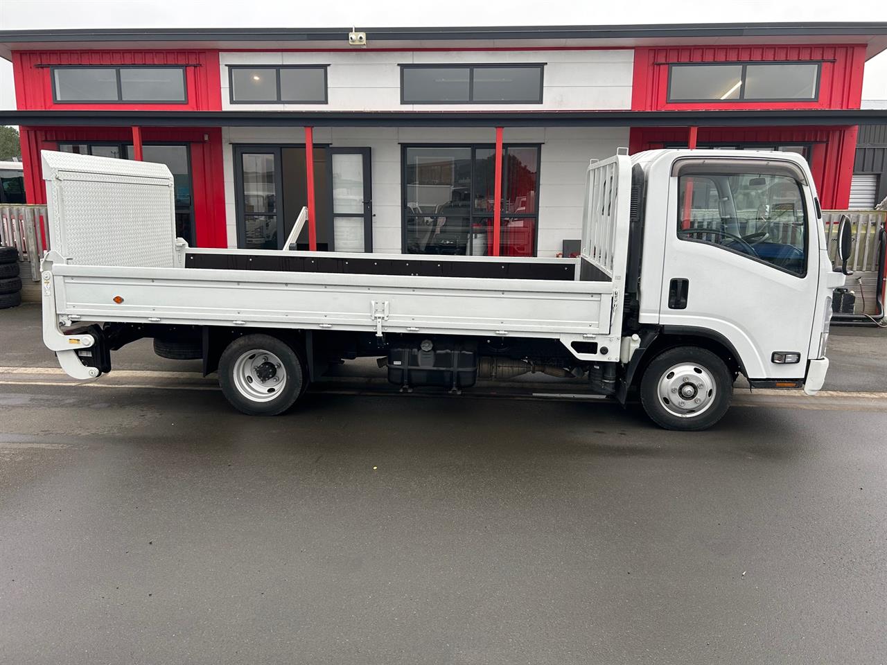 2014 Isuzu Elf 2165kg Taillift