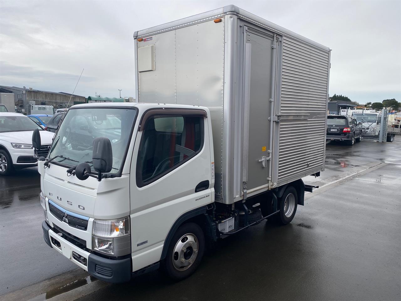 2017 Mitsubishi Canter